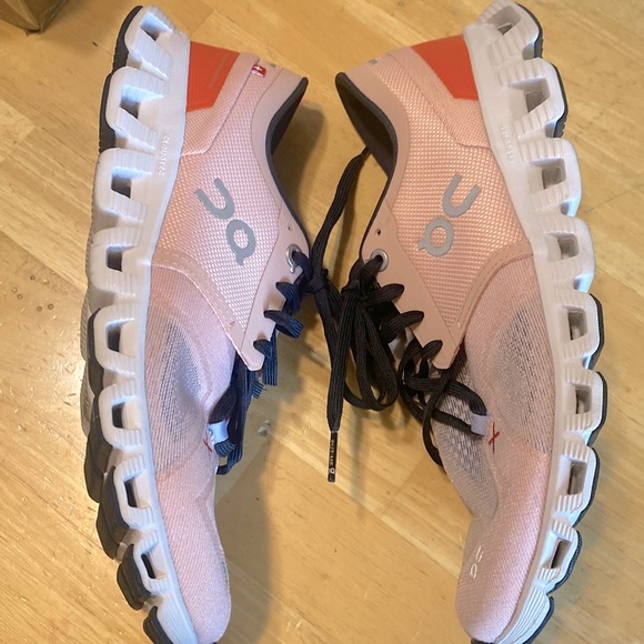 On Running Shoes - On cloud X running sneakers